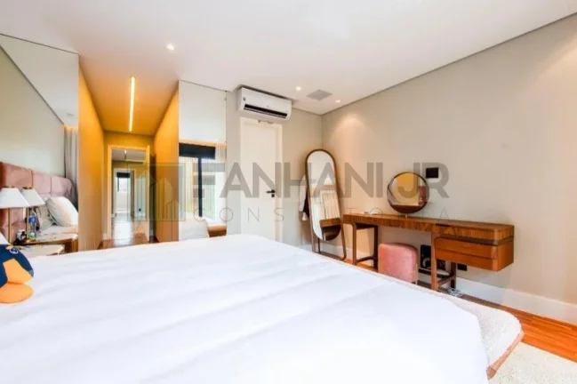 Imagem Imperdível oportunidade: Casa à venda em São Paulo-SP, Vila Nova Conceição, 4 quartos, 3 suítes, 3 salas, 5 banheiros, 2 vagas, 290m².