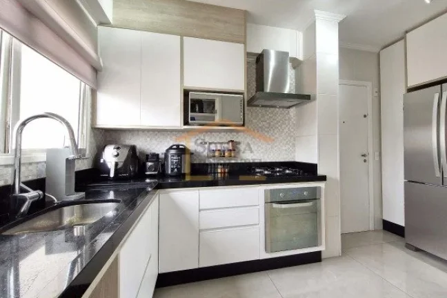 Imagem Apartamento com 9 anos de construção, totalmente reformado, com 4 dormitórios, sendo 2 suítes. C...