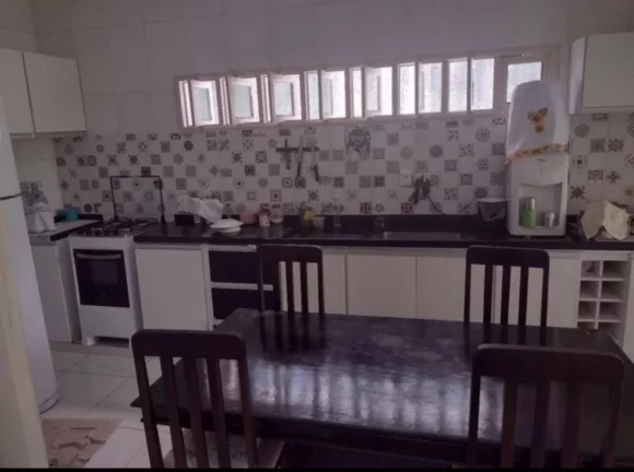 Imagem Casa à venda no Bairro Coroa do Meio - Amplos espaços, 3/4 com suíte e 4 vagas de garagem!