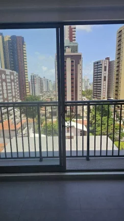 Imagem Flat com varanda/sacada próximo a supermercados e restaurantes em Manaíra- FL0807.