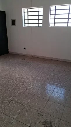 Imagem Ponto Comercial de 300m² na Vila Sônia - São Paulo-SP: 5 Banheiros, 4 Vagas de Garagem!