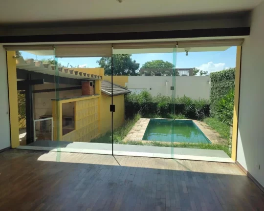 Imagem Lindo sobrado com piscina, hidromassagem,3 dormitórios 3suitsFl55