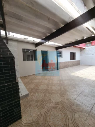 Imagem Casa com Piscina, Lote Inteiro Mongaguá - 4 dormitórios - 03 vagas de garagem