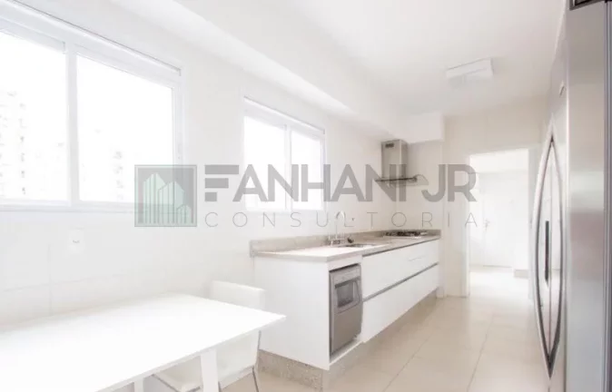 Imagem Imperdível: Apartamento à venda em Moema, São Paulo-SP, com 4 quartos, 2 suítes, 5 banheiros, 4 vagas de garagem e 215m²