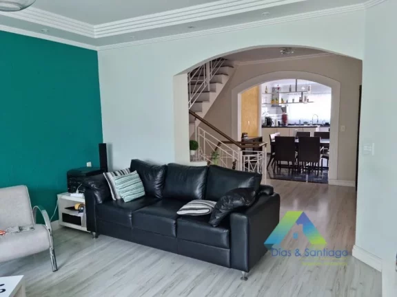 Imagem Sobrado com 3 Quartos e 3 banheiros à Venda, 250 m² por R$ 739.900
