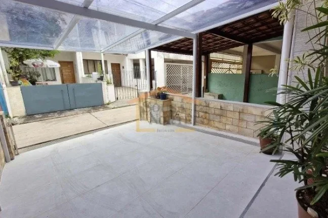Imagem Casa em vila com 140m² de área construída. O imóvel é um sobrado com 2 dormitórios bem distrib...