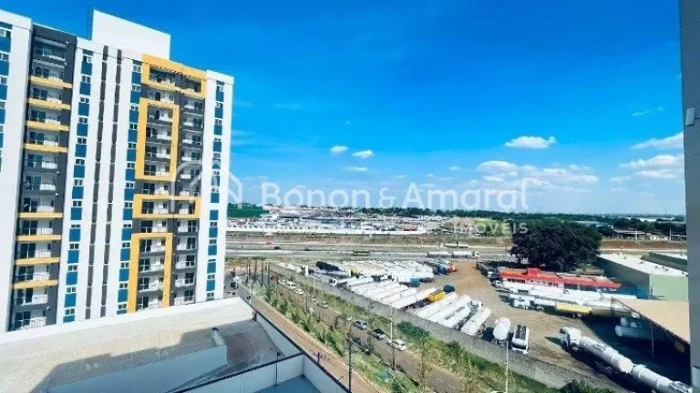 Imagem Apartamento em andar alto, com sol da manhã, e 2 vagas de garagem cobertas, oferecendo conforto, pr...