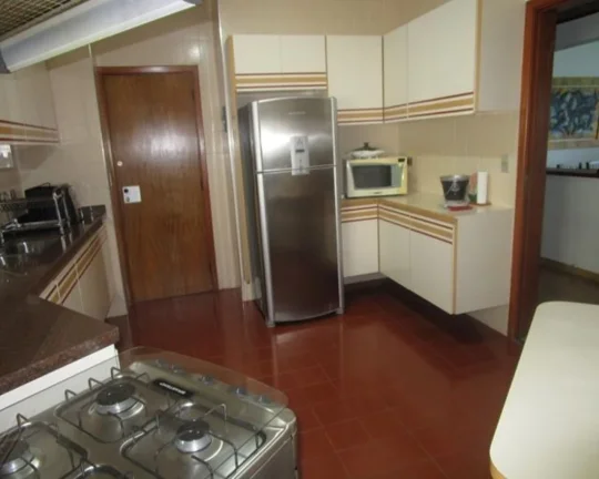 Imagem Apartamento à venda no Guarujá na Praia das Pitangueiras.