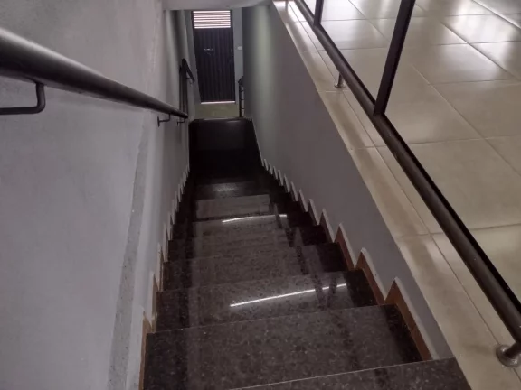 Imagem IMÓVEL COMERCIAL LOCALIZADO PRÓXIMO AO SANTA TEREZINHA , CONTENDO 4 BANHEIROS , IMÓVEL NOVO NUNCA...