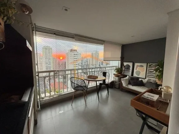 Imagem Apartamento com 87 m², composto por 2 dormitórios, 3 banheiros, possui varanda, box, armários nos...