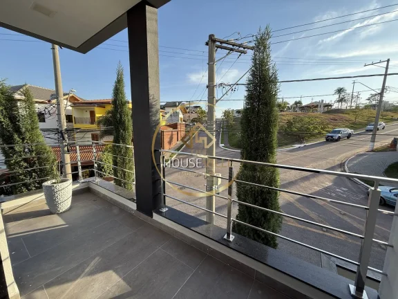 Imagem Sobrado, 3 Dormitórios sendo 3 Suítes, Condomínio Residencial Mantiqueira.