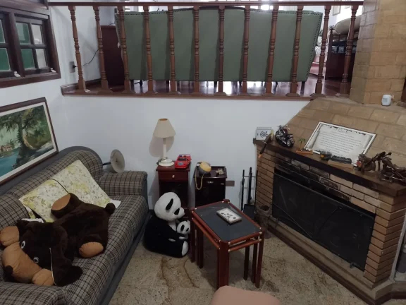 Imagem Casa Sobrado Mairiporã - 345M², 3 Dorms, 4 Vagas, Piscina, Churrasqueira, Varanda, Lareira, Banheiro.