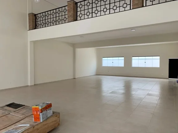 Imagem Salão Comercial de 400m² no Recanto das Rosas, Cerquilho-SP: 3 Banheiros, 4 Vagas de Garagem. Venha Conferir!
