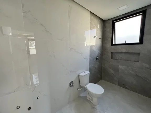 Imagem Casa Alto Padrão para Venda em Florianópolis / SC no bairro Ingleses do Rio Vermelho