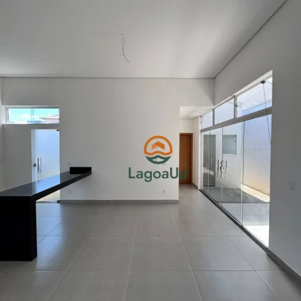 Imagem Casa com 3 dormitórios à venda, 135 m² por R$ 895.000 - Condomínio Trilhas Do Sol - Lagoa Santa/MG