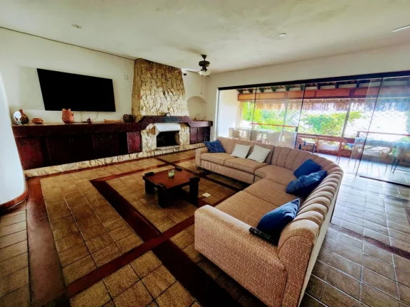 Imagem Casa pé na areia na enseada