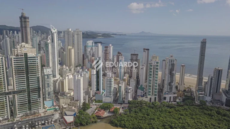 Imagem Apartamento no Magic Sun Home Resort com 4 Suítes à Venda no Centro de Balneário
