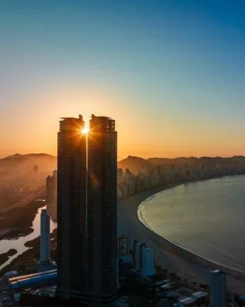 Imagem Decorado com 4 dormitórios à venda sendo 4 suítes, 261.04 m² por - R$ 10.890.000,00 - Barra Sul - Bal. Camboriú/SC