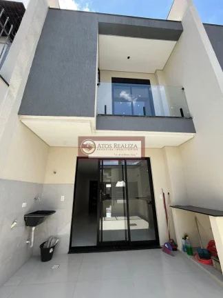 Imagem EXCLUSIVO: Lindo novo Sobrado a venda na vila Gea, Região de Marajoara. Sobrado Novo com com 149m², São 3 Suítes, 2 Vagas de garagem, Sacada, 4 banheiros, Ar Condicionado. Valor de oportunidades imperdível.