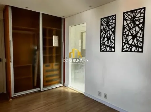 Imagem Apartamento confortável e moderno. Conta com 1 suíte ampla com armários e closet, espaço privati...
