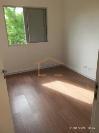 Imagem Apartamento com 64m² reformado, dispõe de 2 dormitórios, 1 banheiro, sala para dois ambientes, sa...