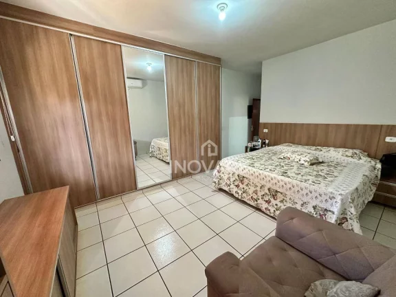 Imagem Casa com 3 dormitórios à venda, 260 m² por R$ 670.000,00 - Setor Social - Itumbiara/GO