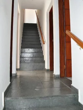 Imagem Sobrado com 6 dormitórios - venda por R$ 950.000,00 ou aluguel por R$ 5.254,02/mês - Vila Santa Teresa - Santo André/SP