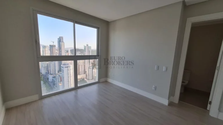 Imagem Apartamento com 3 suítes à venda no edifício Infinity Cost