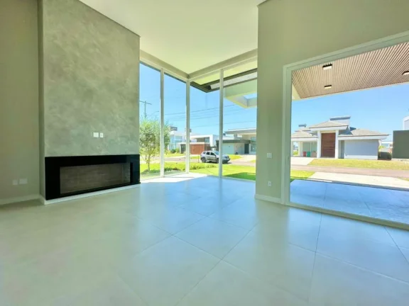 Imagem Casa 4 Dormitórios - Bairro Capão Novo