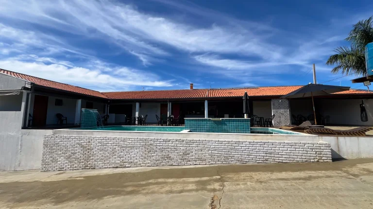 Imagem Oportunidade imperdível: Chácara à venda em Araçoiaba da Serra-SP, no bairro Cercado, com 7 quartos, 4 suítes e 500m² de área!