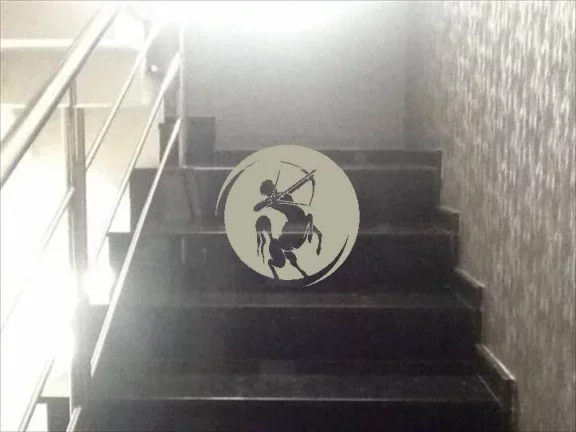 Imagem CASA CINEMATOGRAFICA !! MODERNA E COM FINO ACABAMENTO(MÁRMORE ,VIDROS BLINDEX E ALUMÍNIO), POSSUI ...