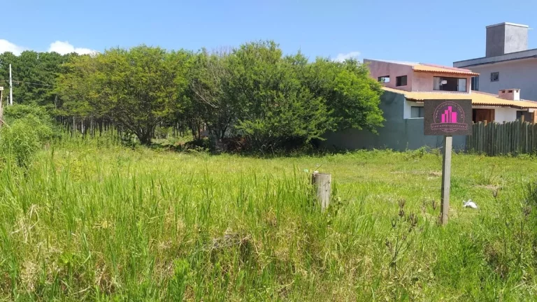 Imagem Terreno à venda em Garopaba-SC, no bairro Pinguirito, com 265,00 m² - Imperdível!