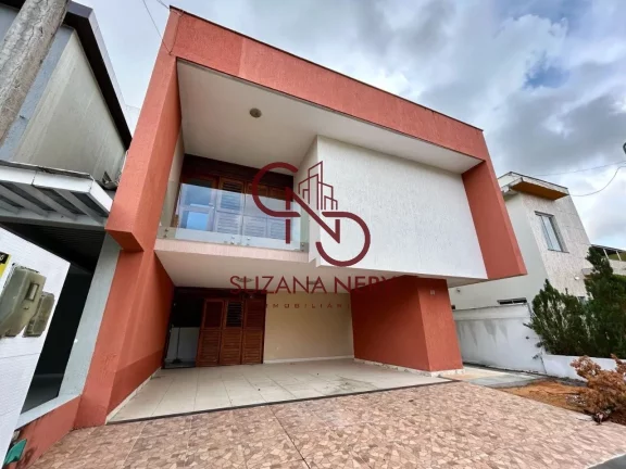 CASA TRIPLEX NO CONDOMÍNIO PARCO DELLA VERITA