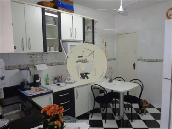 Imagem OPORTUNIDADE!!! APARTAMENTO AMPLO NO GONZAGA ENTRE A AVENIDA ANA COSTA E WASHINGTON LUIS