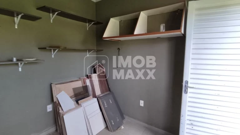Imagem Casa de condomínio no Jardim Botânico, 4 quartos, 3 suítes, 360m², quintal de 1253m², venda adjudicada.