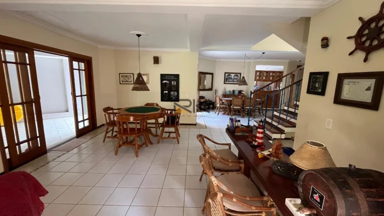 Imagem CASA EM CONDOMÍNIO COM 6 SUÍTES,SALA DE ESTAR E JANTAR,SALA DE TV,30 METROS DA ORLA,3 VAGAS DE GARAGEM