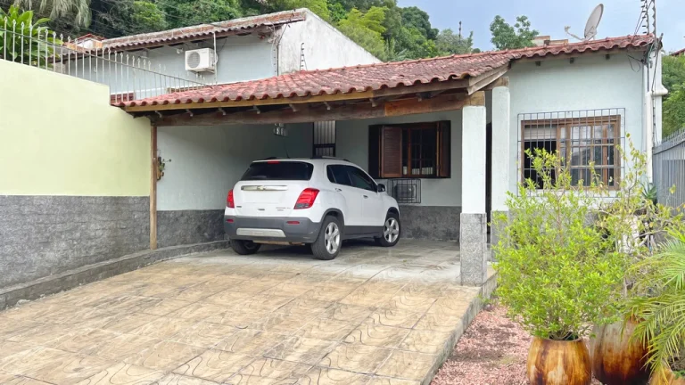 Imagem Casa para venda no bairro Vila Nova em Porto Alegre