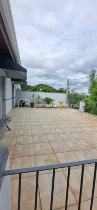 Imagem Excelente casa em avenida, totalmente reformada, com 3 dormitórios e edícula completa! Localizada ...
