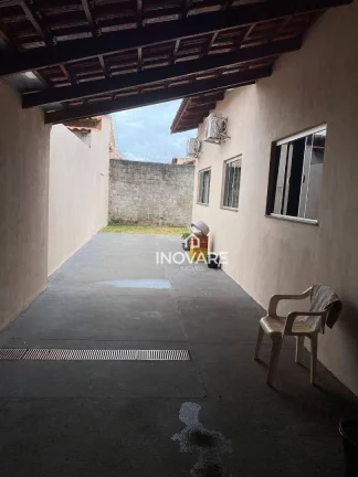 Imagem Casa com 3 dormitórios à venda, 82 m² por R$ 380.000,00 - Jardim Bandeirantes - Itumbiara/GO