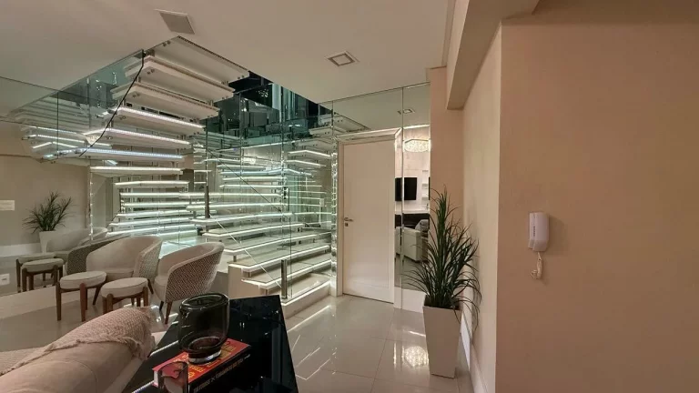 Imagem Cobertura com 4 dormitórios à venda sendo 4 suítes, 300 m² por - R$ 9.500.000,00 - Barra Sul - Bal. Camboriú/SC