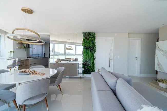 Imagem Apartamento com 4 dormitórios à venda sendo 2 suítes, 131.77 m² por - R$ 6.700.000,00 - Centro - Bal. Camboriú/SC