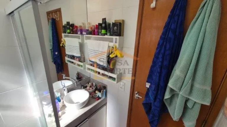 Imagem Lindo apartamento, em ótimo estado de conservação, silencioso, com ambientes amplos e planta bem ...