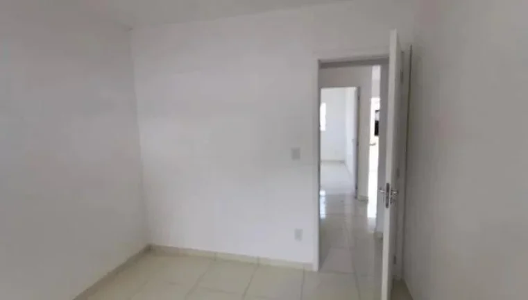 Imagem  CASA C/54M2 - 2 QUARTOS - 3 VAGAS DE GARAGEM - INOÃ - MARICÁ - RJ  Valor de avaliação R$ 240.000,00 LEILÃO ÚNICO 12/01/2026 - VALOR INICIAL DE VENDA: R$ 182.400,00