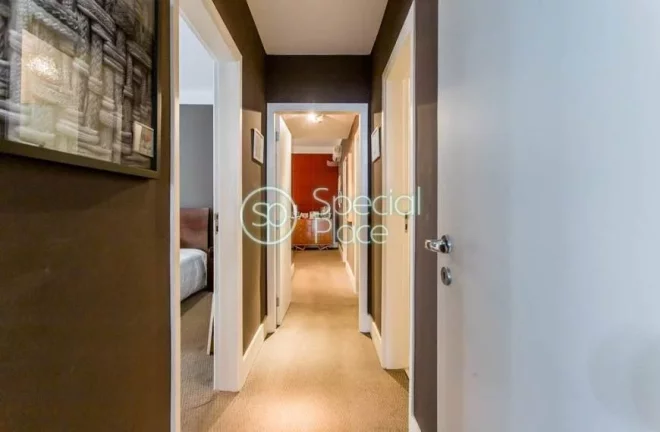 Imagem Excelente apartamento com 208m² no Jardim América. Amplo e ensolarado living com varanda, 03 dormi...
