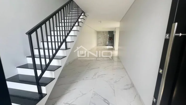 Imagem Sobrado Novo Fraron - Suíte + 02 Quartos