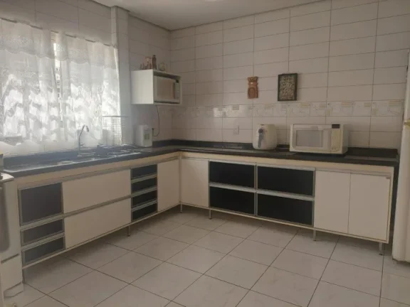 Imagem Casa Sobrado, 3 dormitórios ( 1 suíte), 6 vagas, Piscina - Bosque dos Eucaliptos - Sjc.