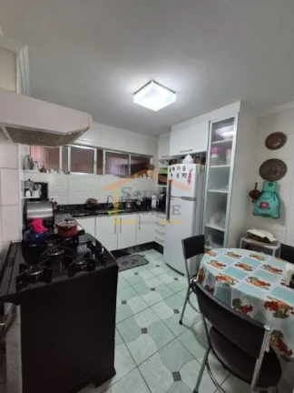 Imagem Apartamento com 82 m², totalmente reformado, com 2 dormitórios, sendo um com guarda-roupa embutido...