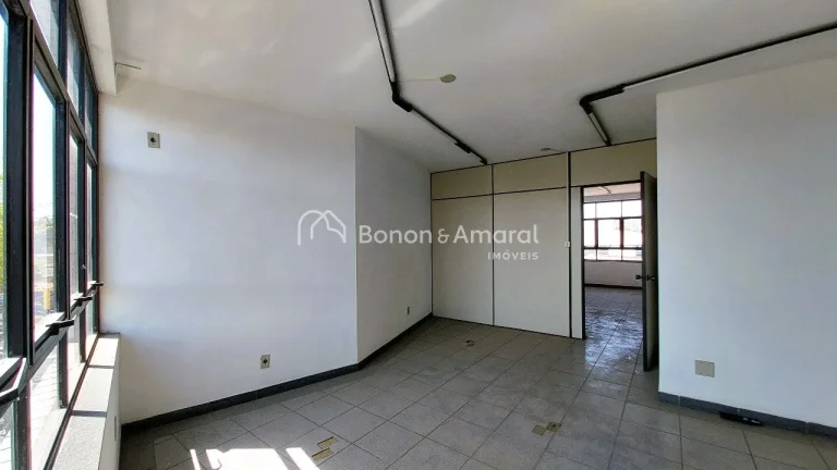 Imagem Excelente sala comercial no centro de Valinhos, disponível para venda ou locação.

Localizada no ...