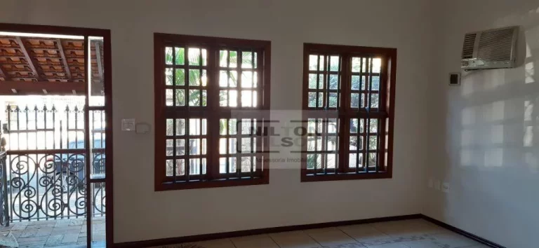 Imagem Casa com 3 dormitórios para alugar, 170 m² por R$ 4.770,00/mês - Jardim Chapadão - Campinas/SP