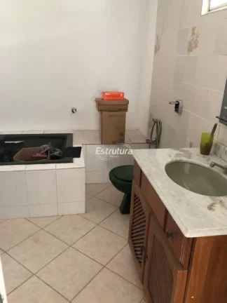 Imagem Linda casa de cinco dormitórios no bairro Nossa Senhora de Lordes.